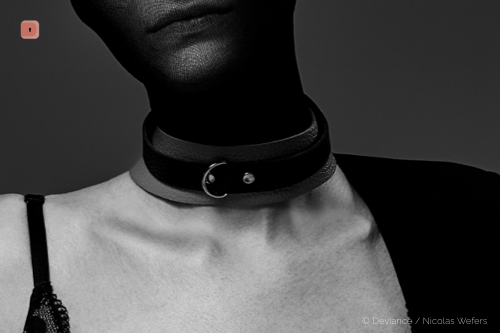 A simple collar is suitable for beginners.